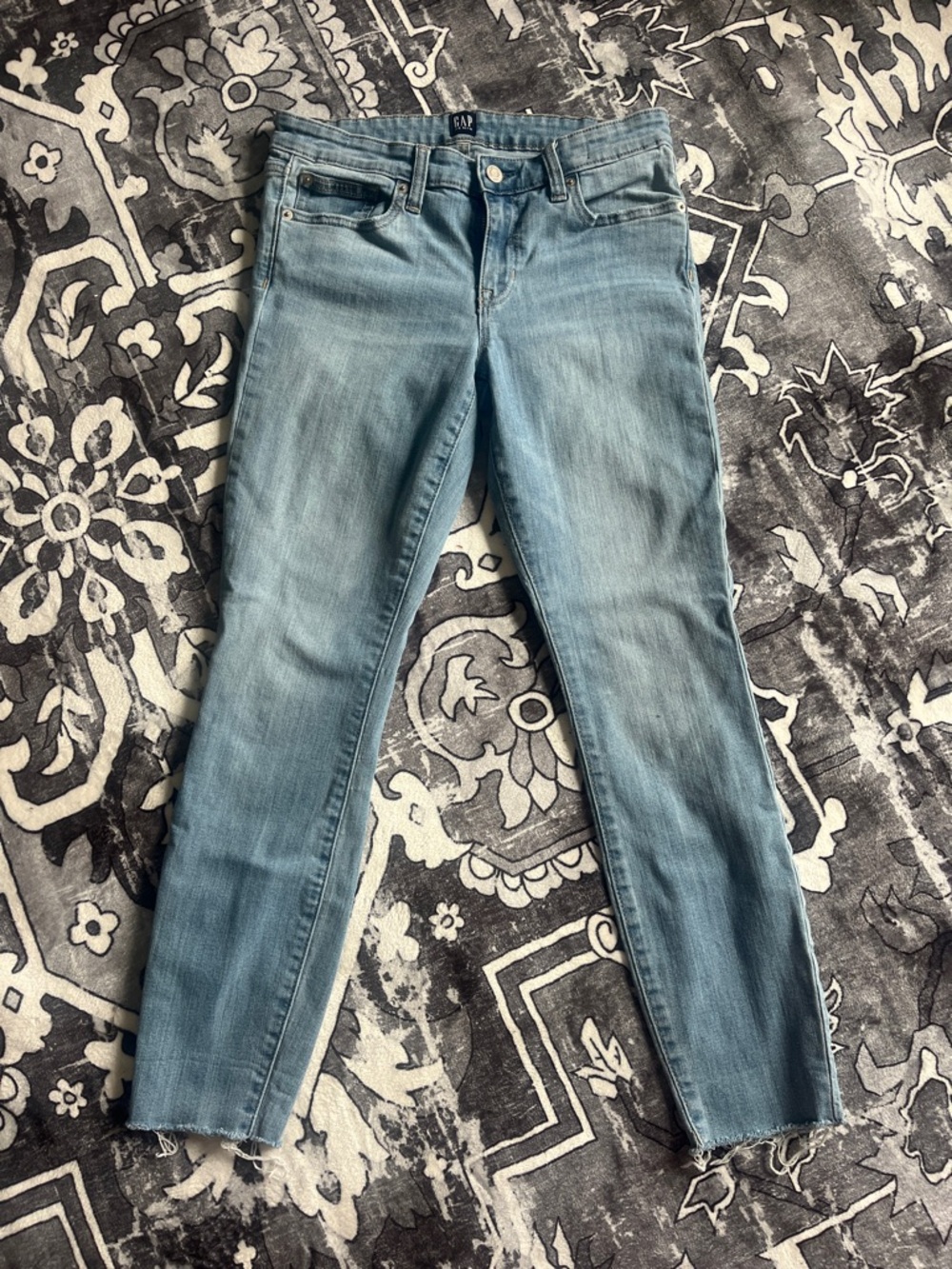 GAP Women's Light Wash Skinny Jeans